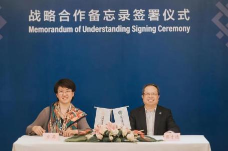 WRI China's Fang Li at an energy MOU signing on November 17, 2020
