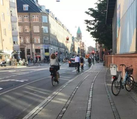 哥本哈根的自行车道，图片来自冯婧